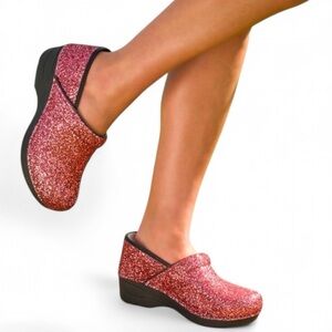 Dansko XP 2.0 Pink Glitter Clogs 
Size 40 (9.5-10) NWOB